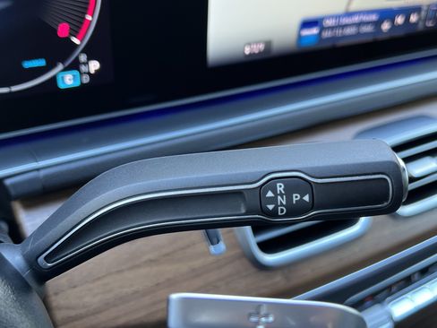 Certified 2025 Mercedes-Benz GLE 450 4MATIC image 26