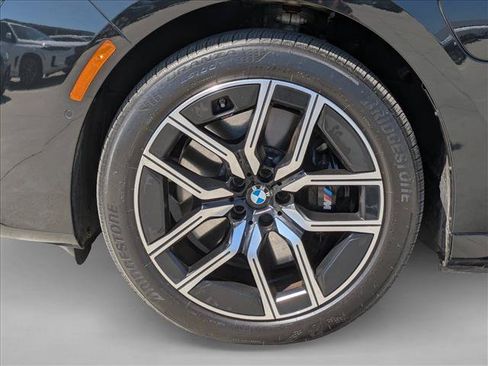 Used 2025 BMW 750e xDrive w/ Executive Package AWD/4WD image 25