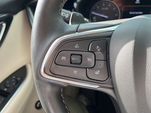 Used 2022 Buick Envision Essence w/ Safety Package image 18