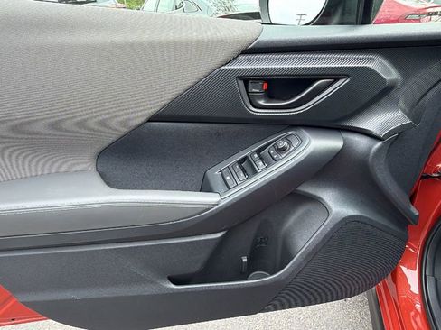 Used 2025 Subaru Crosstrek 2.0i Premium image 19