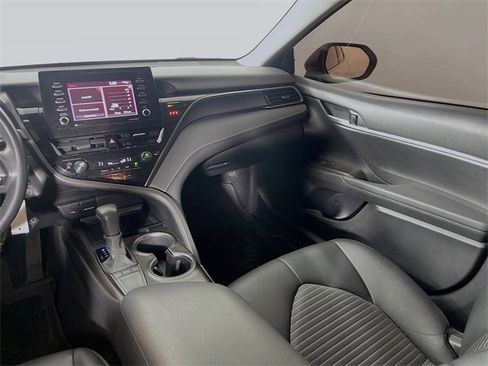 Used 2023 Toyota Camry SE image 22