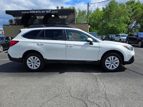Used 2018 Subaru Outback 2.5i Premium AWD/4WD image 2