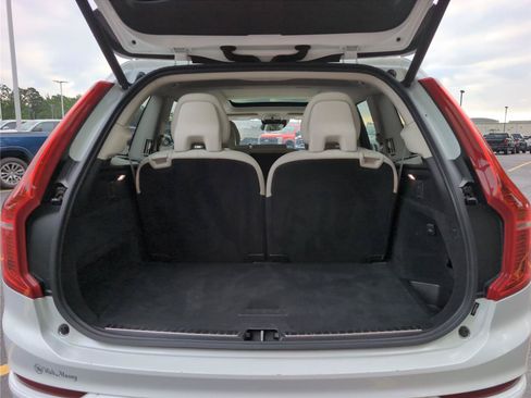 Used 2020 Volvo XC90 T5 Momentum FWD image 6
