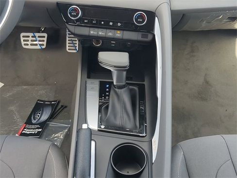 New 2025 Hyundai Elantra Sport image 18