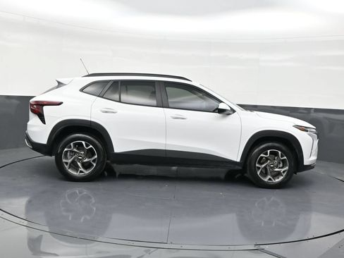 Used 2024 Chevrolet Trax LT FWD image 6