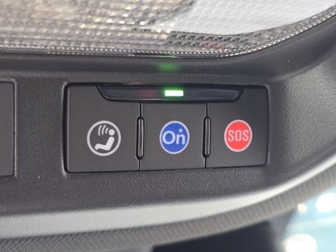 Certified 2025 Chevrolet Trax RS w/ Driver Confidence Package image 29