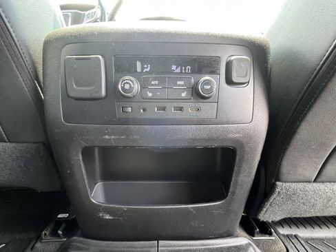 Used 2018 GMC Yukon SLT w/ Open Road Package RWD image 19
