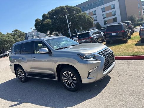 Used 2023 Lexus GX 460 Luxury w/ Accessory Package AWD/4WD image 7