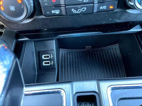 Used 2019 Ford F150 XLT w/ Equipment Group 302A Luxury AWD/4WD image 19