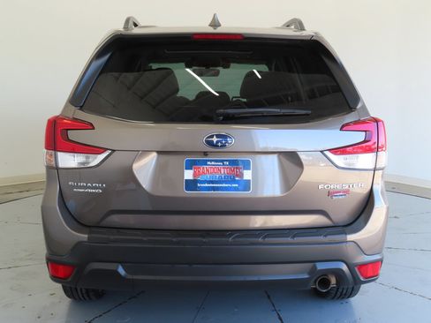 Used 2020 Subaru Forester Limited w/ Popular Package #3 AWD/4WD image 4