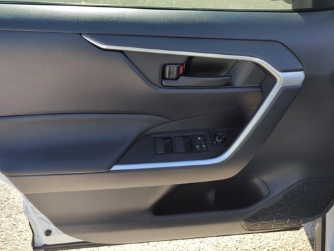 Used 2023 Toyota RAV4 LE FWD image 7