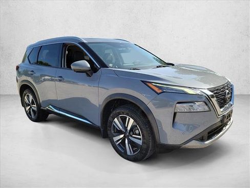 Used 2023 Nissan Rogue SL w/ SL Premium Package FWD image 3