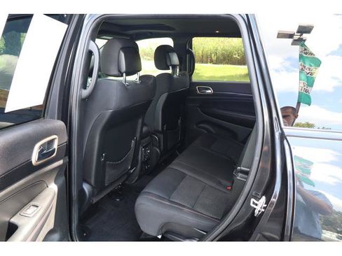 Used 2016 Jeep Grand Cherokee Laredo 75th Anniversary AWD/4WD image 8