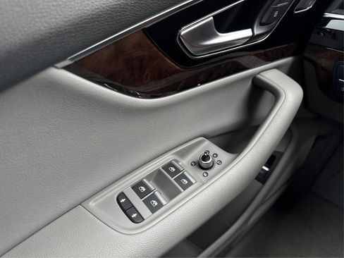 Used 2018 Audi Q7 3.0T Prestige image 34