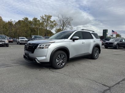 New 2025 Nissan Pathfinder SV