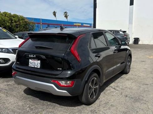 Certified 2023 Kia Niro LX image 6