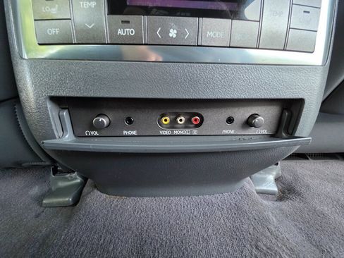 Used 2009 Lexus LX 570 4WD image 51