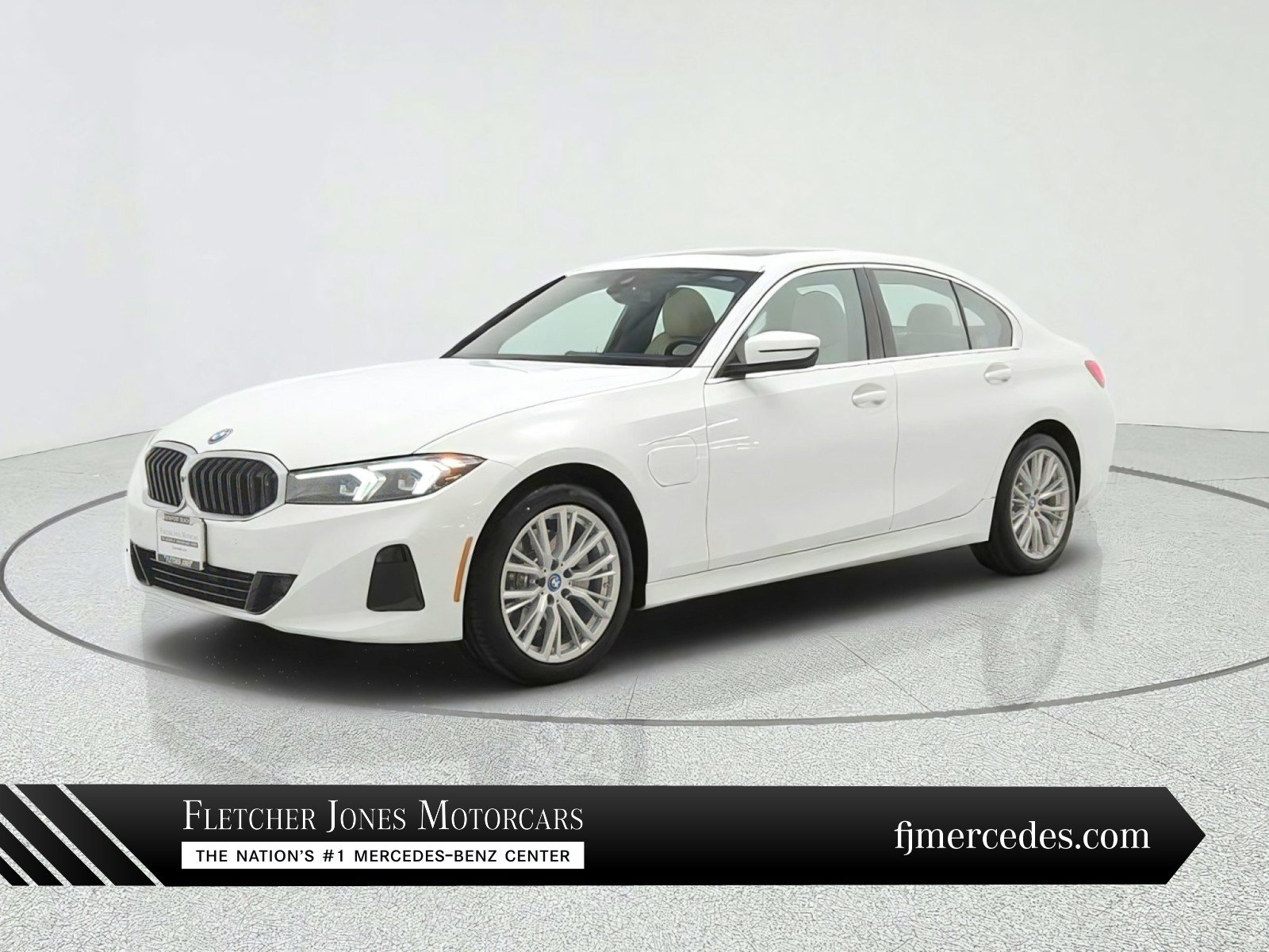 Used 2024 BMW 330e w/ Premium Package RWD image 1