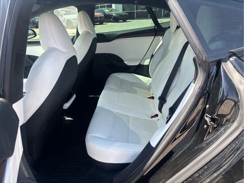 Used 2022 Tesla Model S image 7