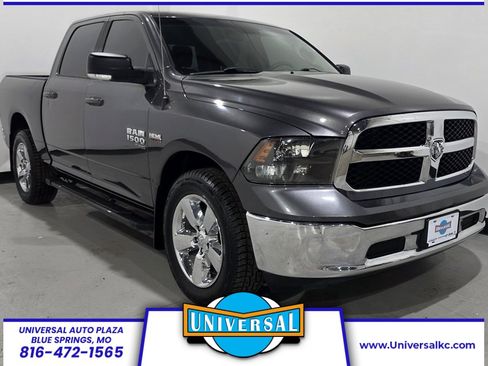 Used 2019 RAM 1500 Classic SLT image 1