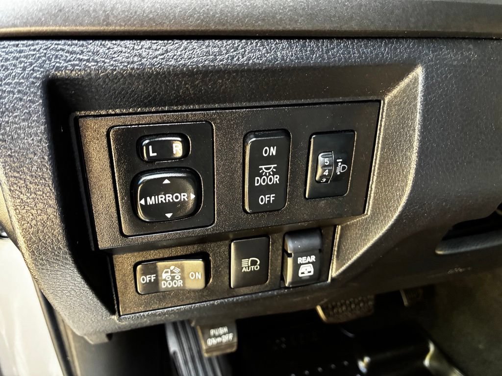 Used 2020 Toyota Tundra SR5 w/ SR5 Upgrade Package AWD/4WD image 23