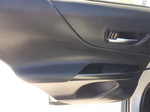 Used 2021 Toyota Venza XLE w/ Softex Package image 14