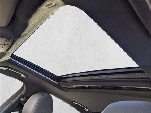 Used 2017 Mercedes-Benz E 300 4MATIC image 16