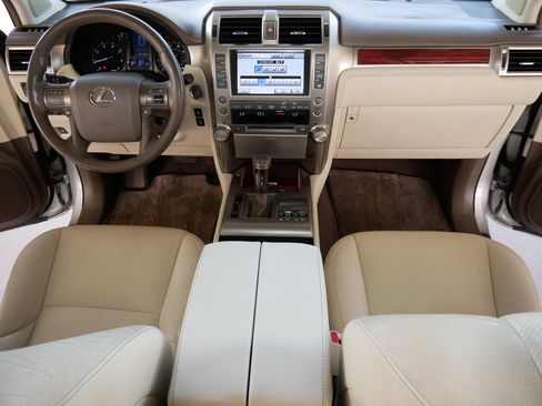 Used 2012 Lexus GX 460 image 32