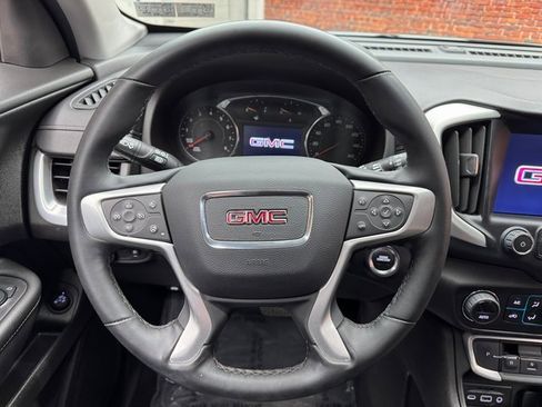 Used 2024 GMC Terrain SLT image 14