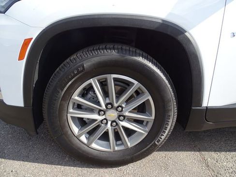 Certified 2023 Chevrolet Traverse LT image 6
