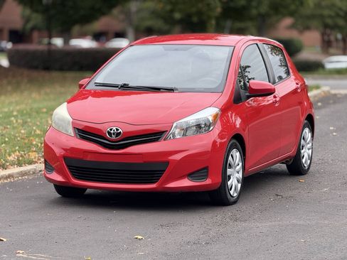 Used 2014 Toyota Yaris LE FWD image 2