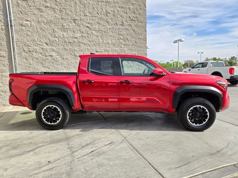 Used 2024 Toyota Tacoma TRD Off-Road AWD/4WD image 6