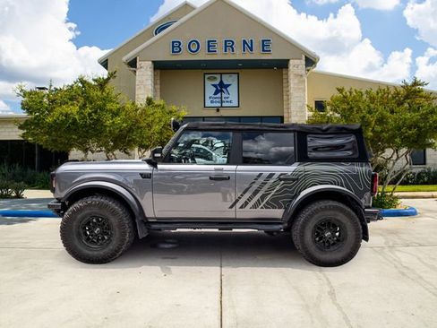 Used 2022 Ford Bronco Badlands AWD/4WD image 2