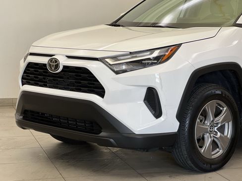 Used 2024 Toyota RAV4 XLE FWD image 27