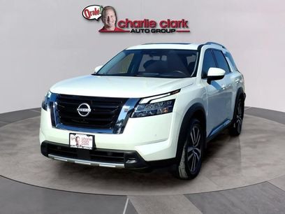 Used 2023 Nissan Pathfinder Platinum