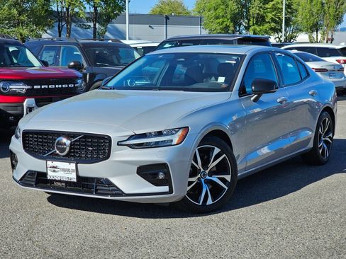 Used 2025 Volvo S60 B5 Core AWD/4WD image 1