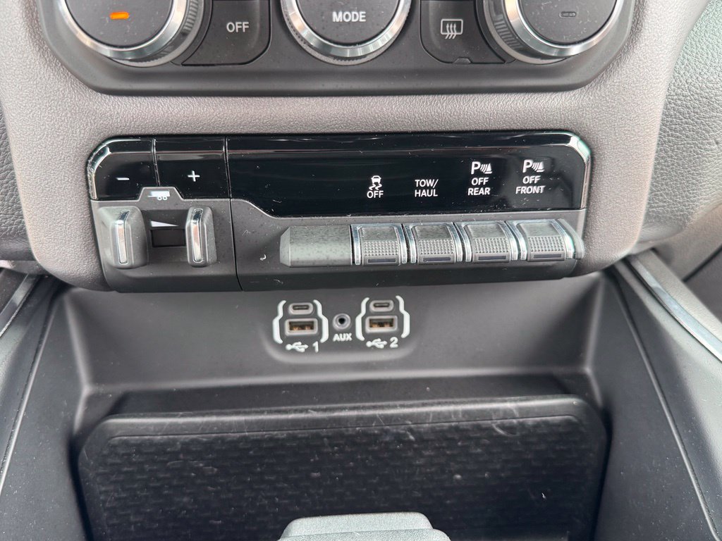 Used 2021 RAM 1500 Laramie w/ Sport Appearance Package AWD/4WD image 32
