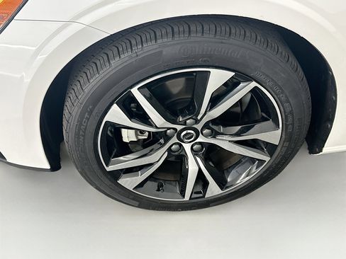 Used 2025 Volvo S60 B5 Core image 11