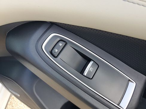 Used 2020 Subaru Ascent Touring w/ Popular Package #2A image 11