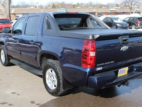 Used 2011 Chevrolet Avalanche LT w/ Luxury Package image 32