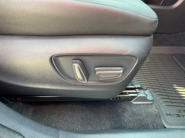 Certified 2025 Toyota Grand Highlander AWD image 20