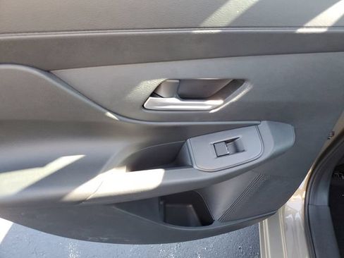New 2026 Nissan Sentra SV w/ SV Convenience Package FWD image 19