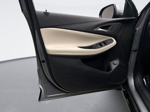 Used 2025 Buick Encore GX Sport Touring w/ Advanced Technology Package image 9