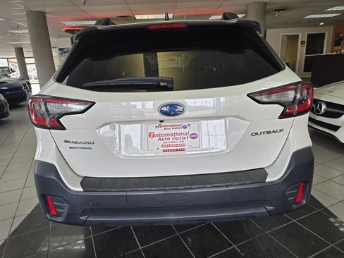 Used 2022 Subaru Outback Premium image 2