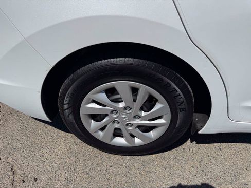 Used 2019 Hyundai Elantra SE w/ Cargo Package FWD image 32