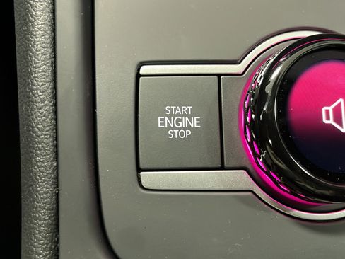 New 2026 Volkswagen Tiguan SE AWD/4WD image 31
