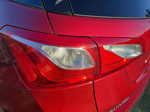 Used 2018 Chevrolet Equinox LT image 36