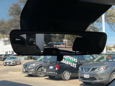 Used 2025 Kia Seltos S image 28