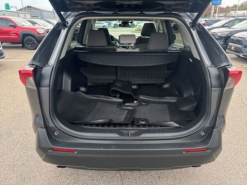 Used 2022 Toyota RAV4 XLE image 7