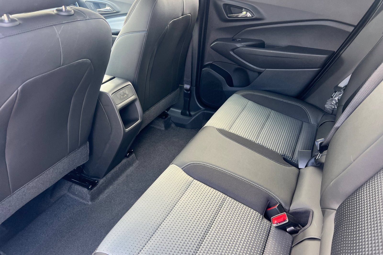 New 2026 Chevrolet Trax LT w/ LT Convenience Package FWD image 9